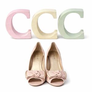 Bandolino Textured Blush Peep-Toe Pumps w/ Gold Bow Detail – Size 8.5M